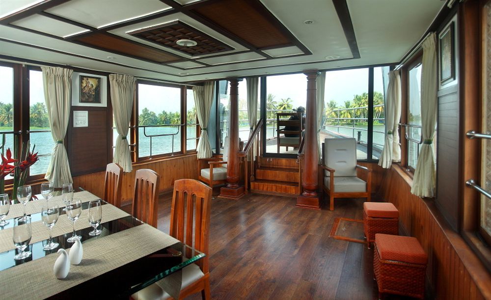 Vasundhara Sarovar Premiere Alappuzha Εξωτερικό φωτογραφία